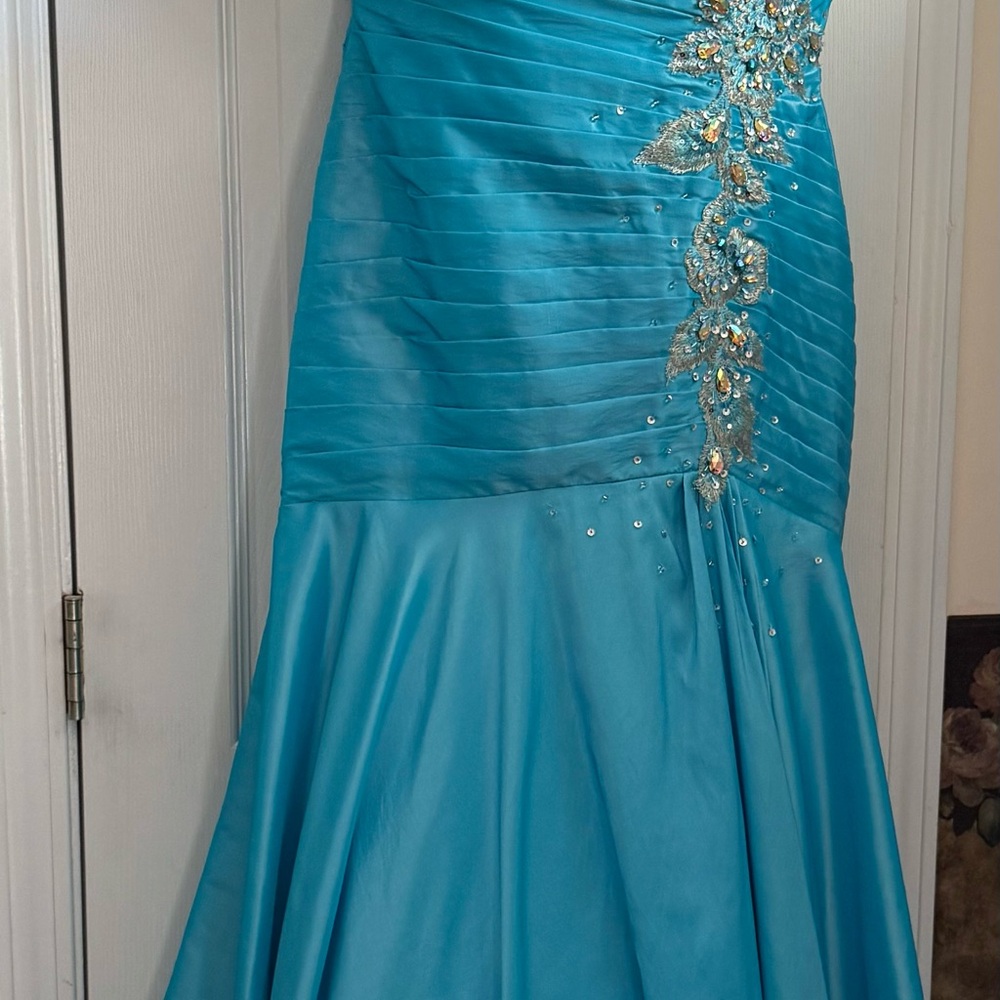 Size 10, Tony Bowls Turquoise Mermaid 1 Shoulder Long Gown Prom Formal Dress
